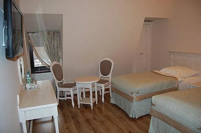 Palac Struga Nocleg ze śniadaniem 3*