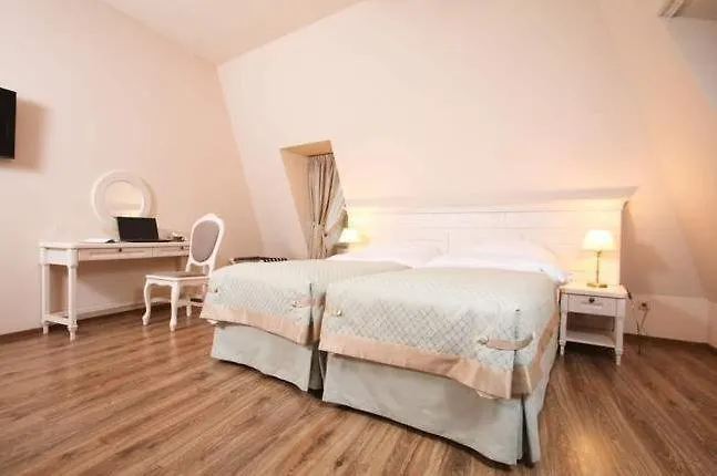 Nocleg ze śniadaniem Palac Struga 3*