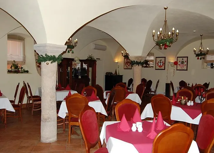 Palac Struga Nocleg ze śniadaniem 3*